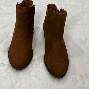 Kensie Ghita Short Ankle Suede Boots